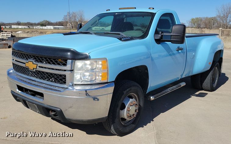 2011 Chevrolet Silverado 3500HD pickup truck - NV9762