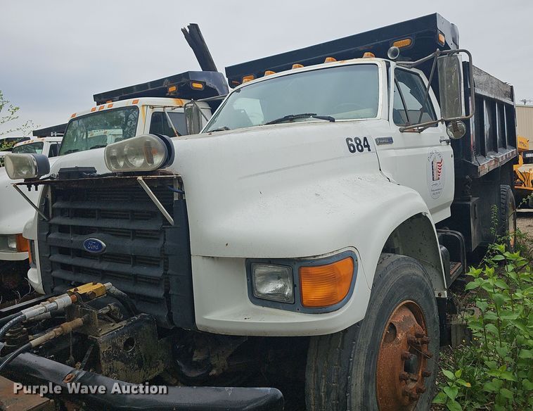 1995 Ford F800 dump truck - DO7800