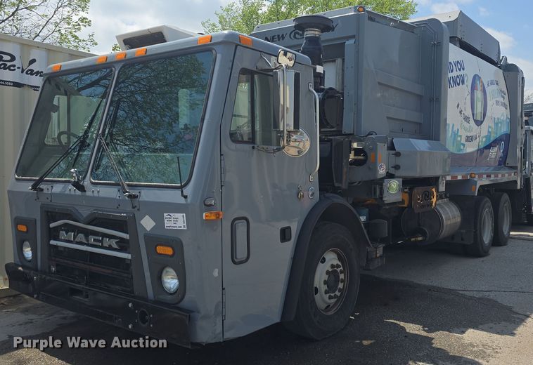 2016 Mack LEU633 refuse truck - DO7904