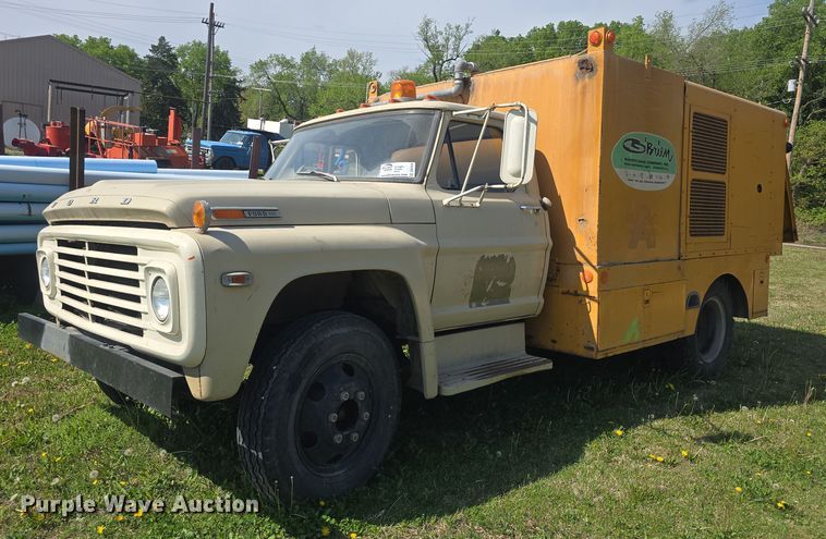 1971 Ford F600 sewer jetter truck - DO7914