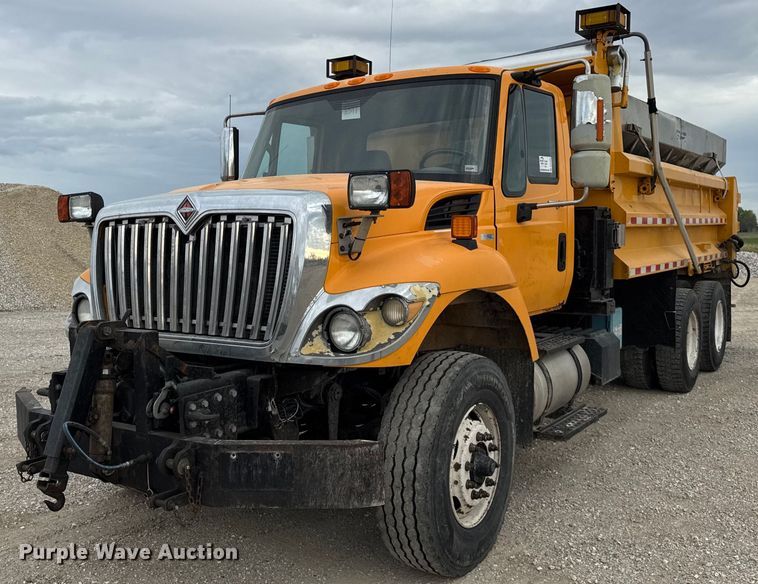 2010 International WorkStar 7500 dump truck - DU3485