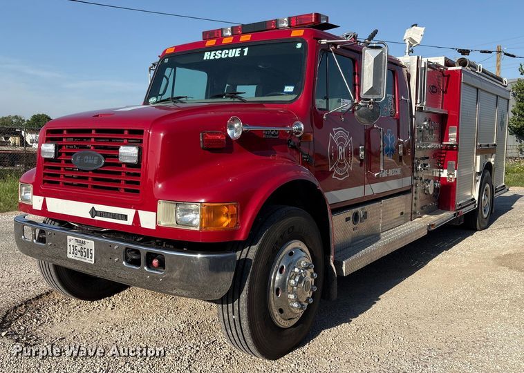 2002 International 4900 pumper fire truck - EF3004
