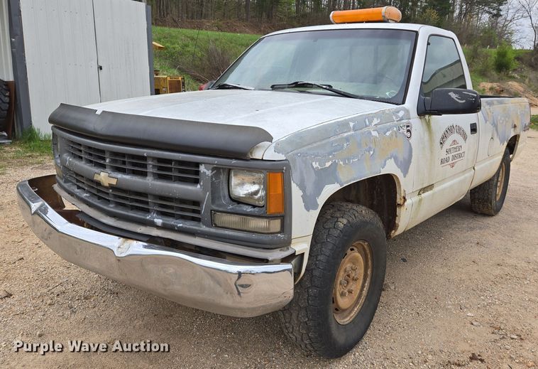 1995 Chevrolet K1500 pickup truck - EJ7447