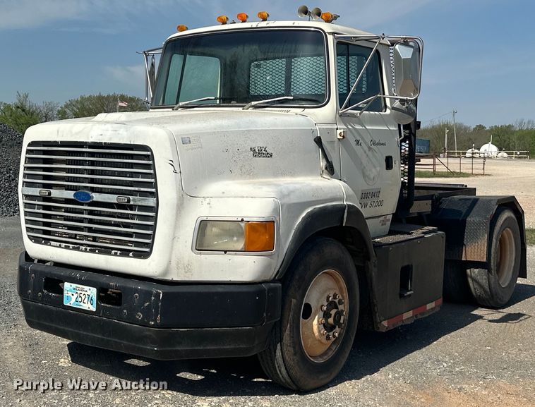 1994 Ford LA9000 winch truck - EJ8652