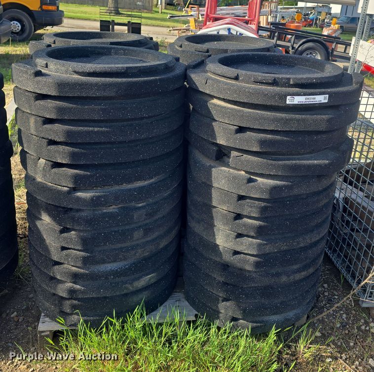 (52) safety barrel weight bases - EK5166