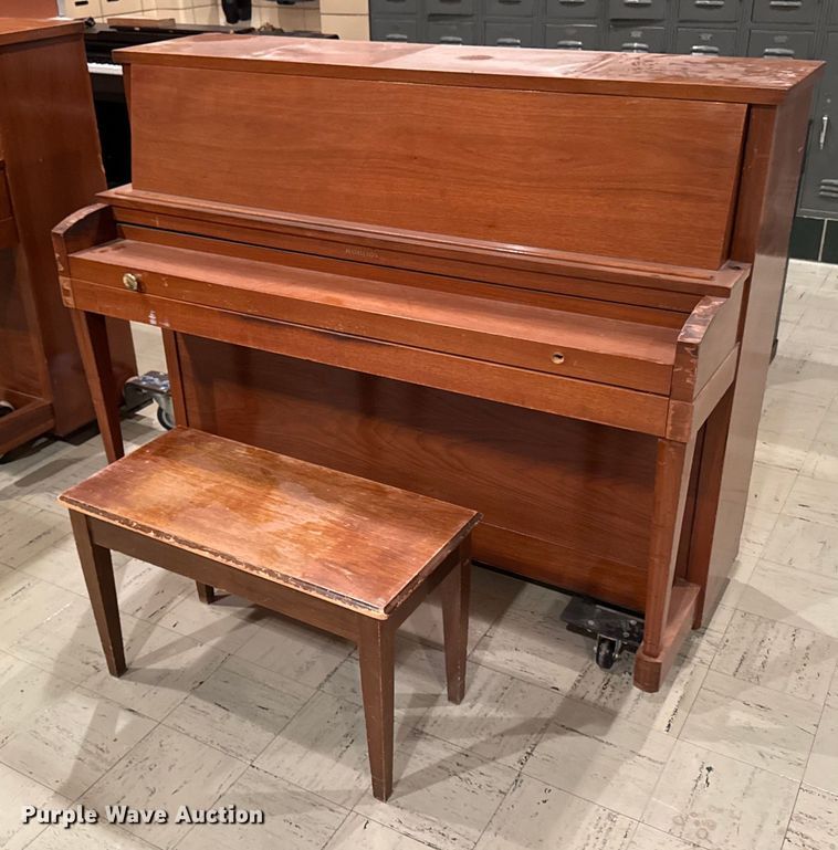 Hamilton piano - EM3881