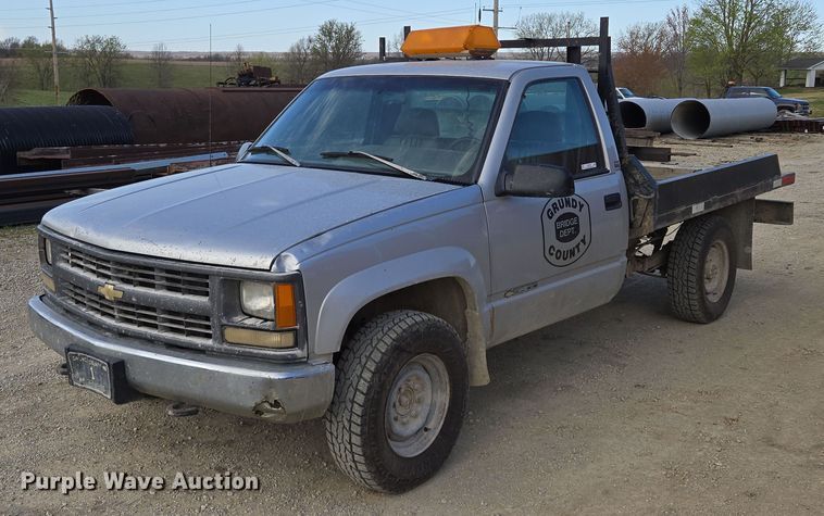 1996 Chevrolet  K2500 flatbed pickup truck - EM7022