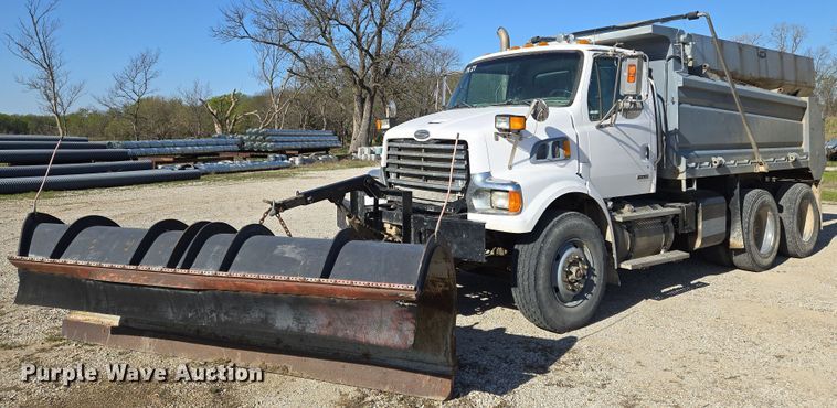 2010 Sterling L7500 dump truck - EN8876
