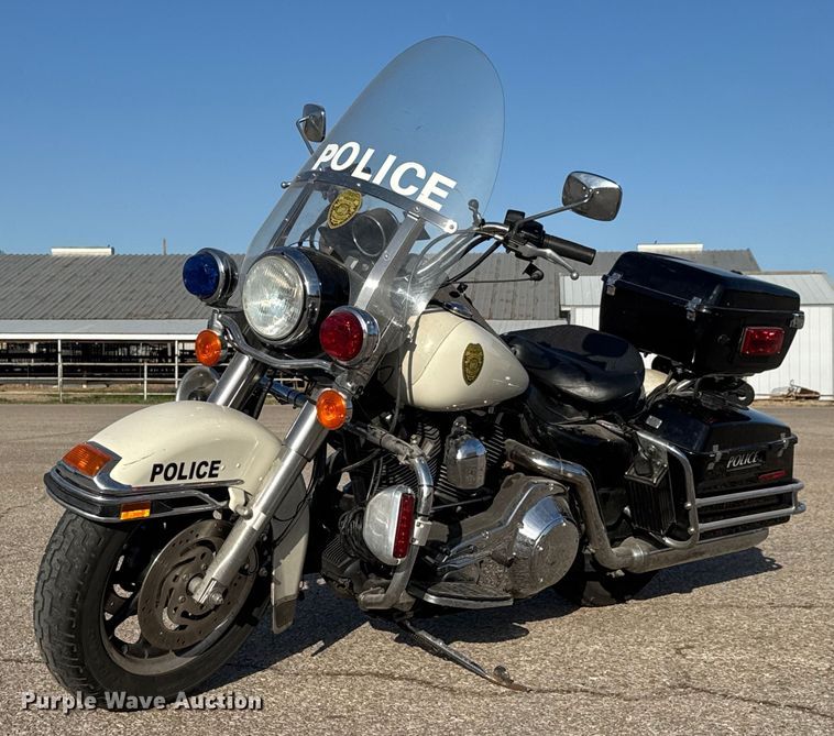 2005 Harley Davidson FLHPI Police motorcycle - EQ1302