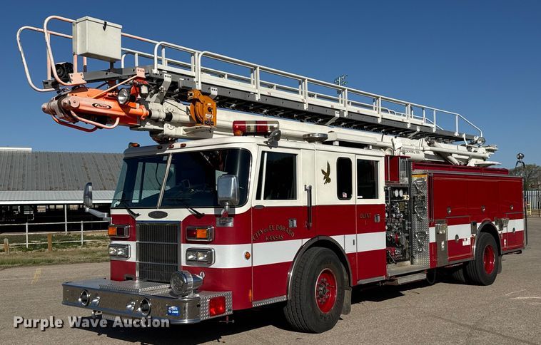 1993 Pierce Lance quint fire truck - EQ1303