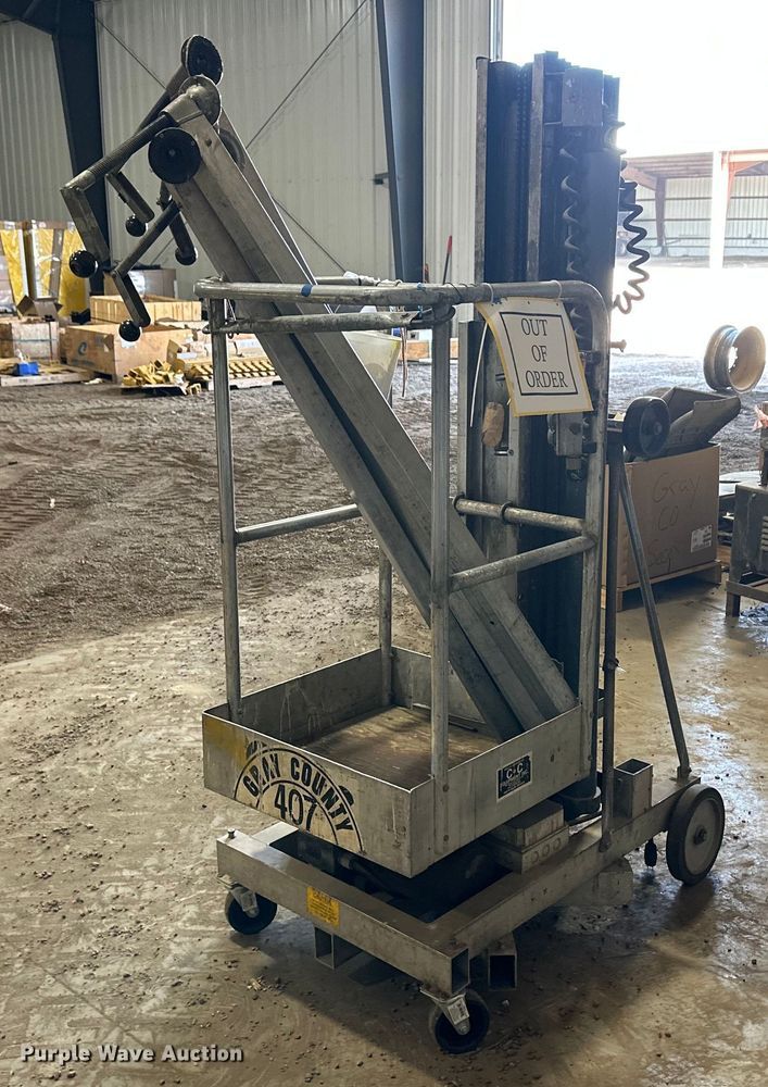 Genie PLC-24 vertical lift - EQ4583
