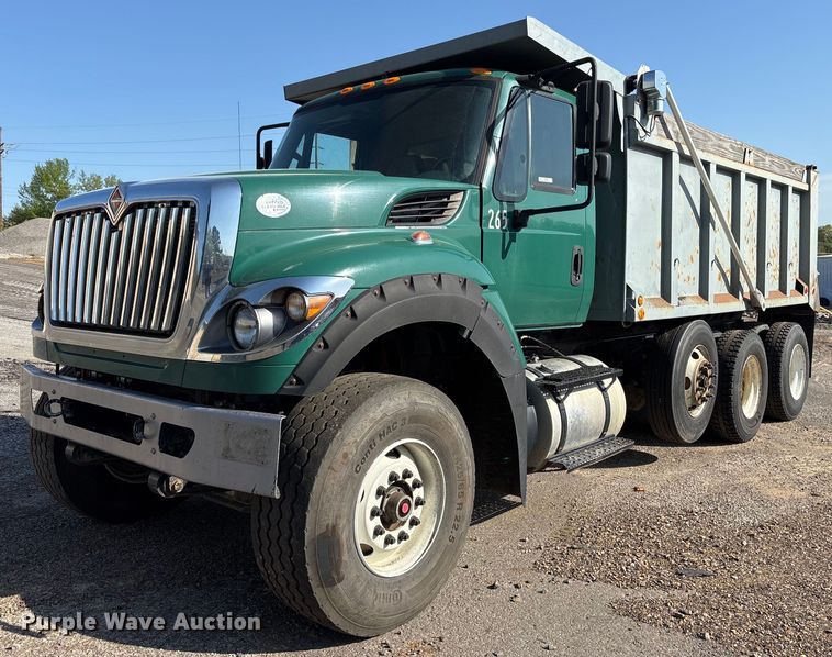 2017 International 7600 dump truck - OB9628