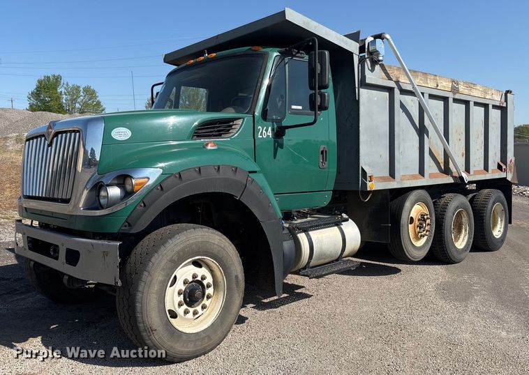 2016 International 7600 dump truck - OB9629