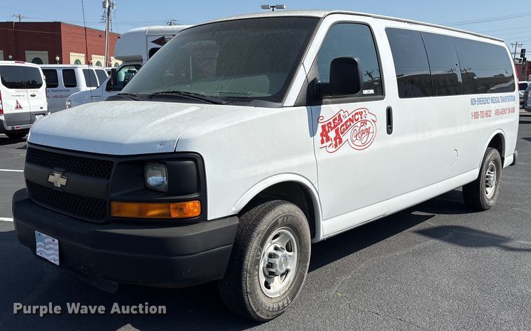 2014 Chevrolet Express G3500 van - OB9658