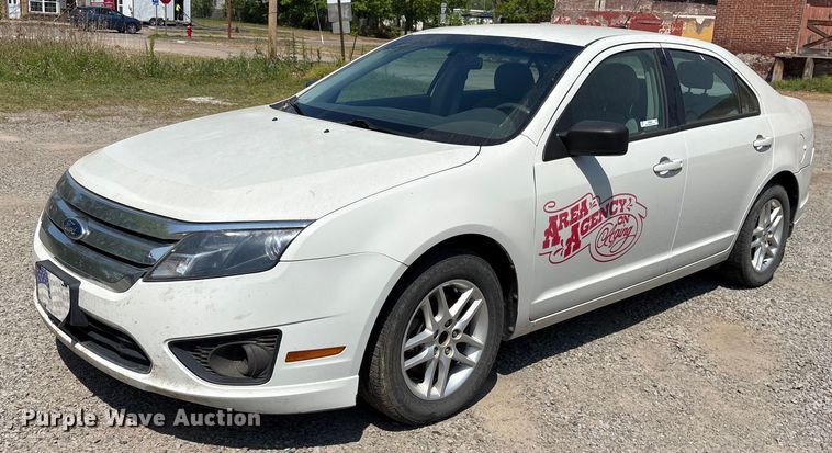 2011 Ford Fusion  - OB9660