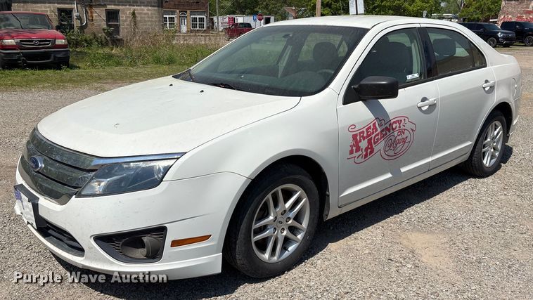 2011 Ford Fusion  - OB9661