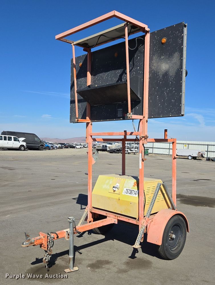 2002 Terex arrow board trailer - YA0099