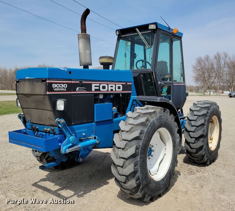 Ford Versatile 9030 bi-directional tractor - DN3733