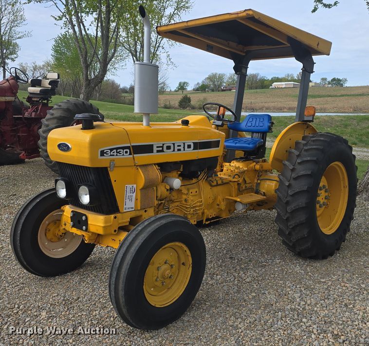 1993 Ford 3430 tractor - DO7898