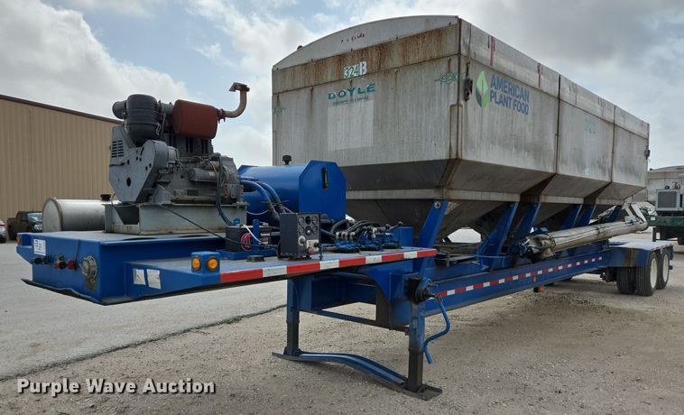2013 Behnke Enterprise Doyle fertilizer tender trailer - DT4790