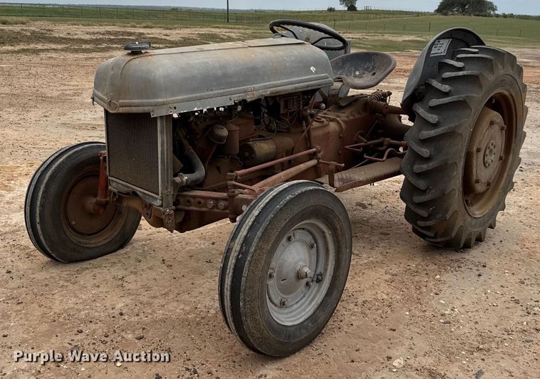 Ford 2N tractor - ED5584