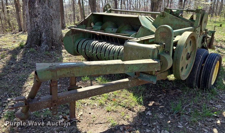 John Deere 14T small square baler - EJ7419