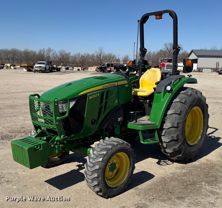 2019 John Deere 4052R MFWD tractor - EM3788