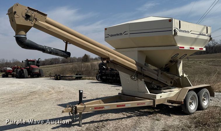 Unverferth Seedrunner 2750 seed tender - EM3806
