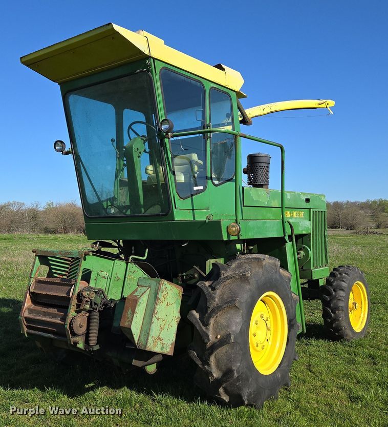 John Deere 5400 forage harvester - EN3624