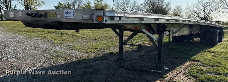 2014 Reitnouer flatbed trailer - DM5711