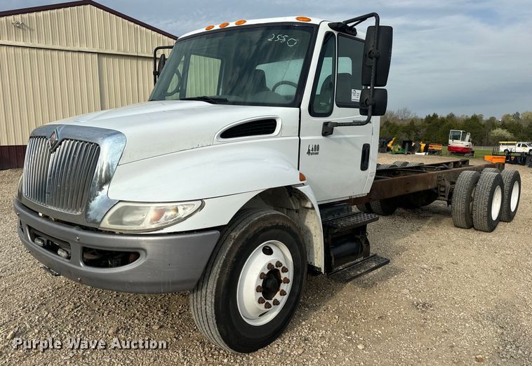 2007 International 4400 truck cab and chassis - DV1941