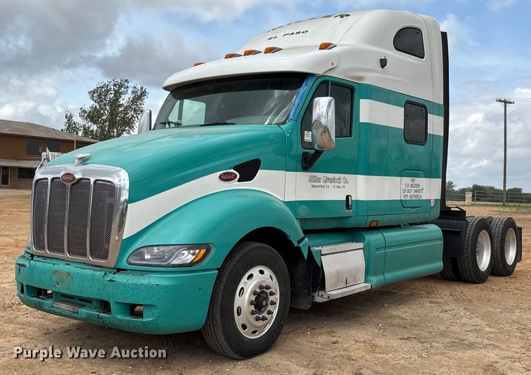 2010 Peterbilt 387 semi truck - ED5580