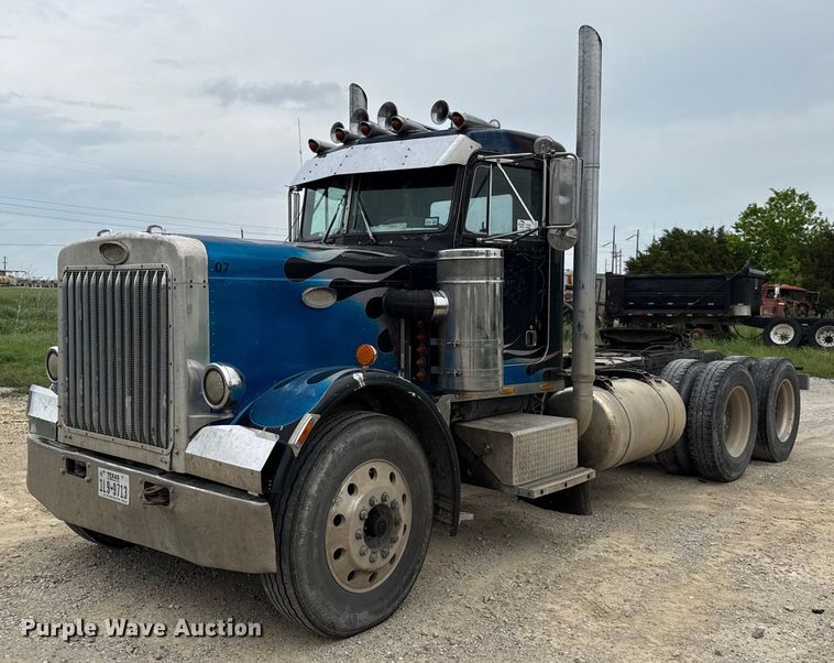 1983 Peterbilt  359 semi truck - ED5597