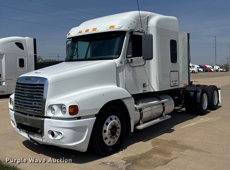 2007 Freightliner Century Class semi truck - EG6352