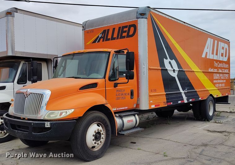 2012 International 4300 box truck - IP9558