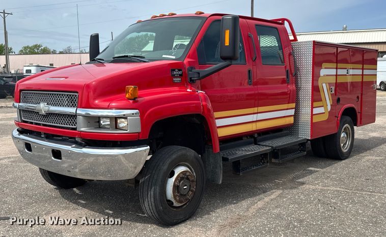 2009 Chevrolet C5500 Crew Cab utility / service truck - EO0665