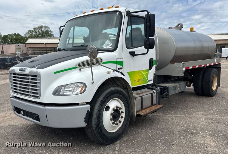 2014 Freightliner Business Class M2 tank truck - EO0672
