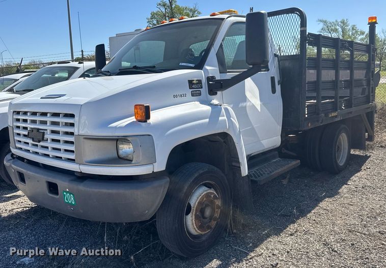 2008 Chevrolet C4500 flatbed truck - EO0674