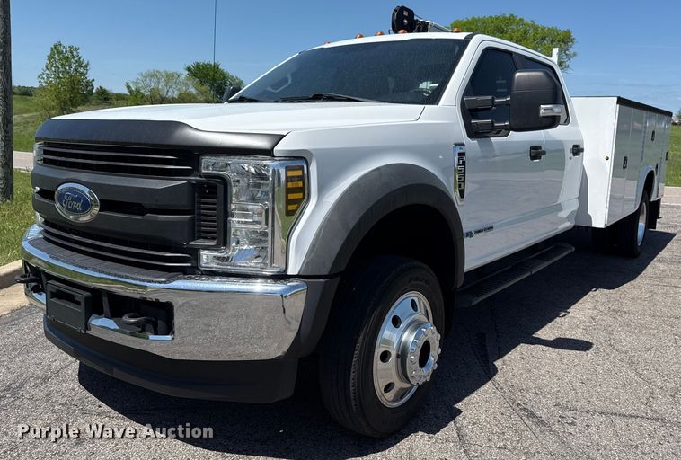 2019 Ford F550 Super Duty Crew Cab utility / service truck - DM5721
