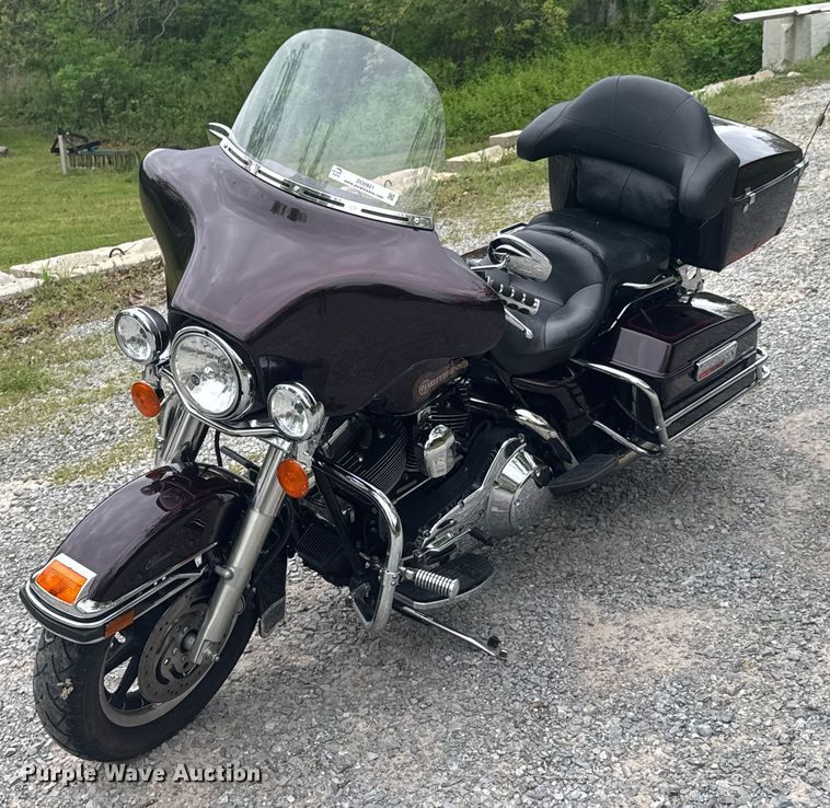 2005 Harley Davidson Electra Glide Classic FLHTCI motorcycle - DO0921