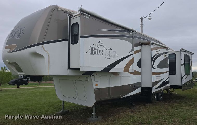 2009 Keystone Montana Big Sky camper - DO7932