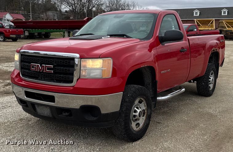 2013 GMC Sierra 2500HD pickup truck - DT0693