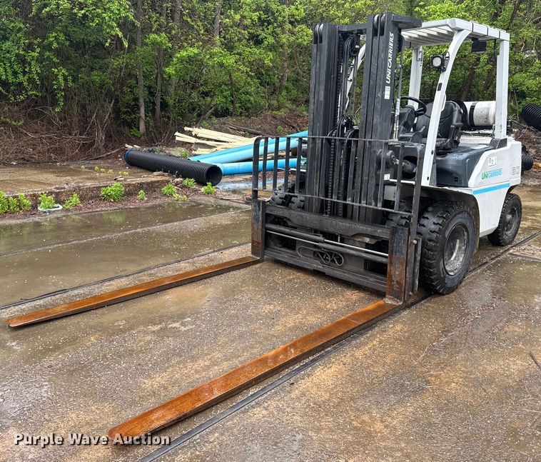 2015 UniCarriers PF80YLP forklift - EC3551
