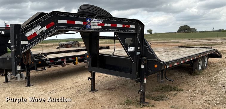 2007 PJ Trailers equipment trailer - ED5581