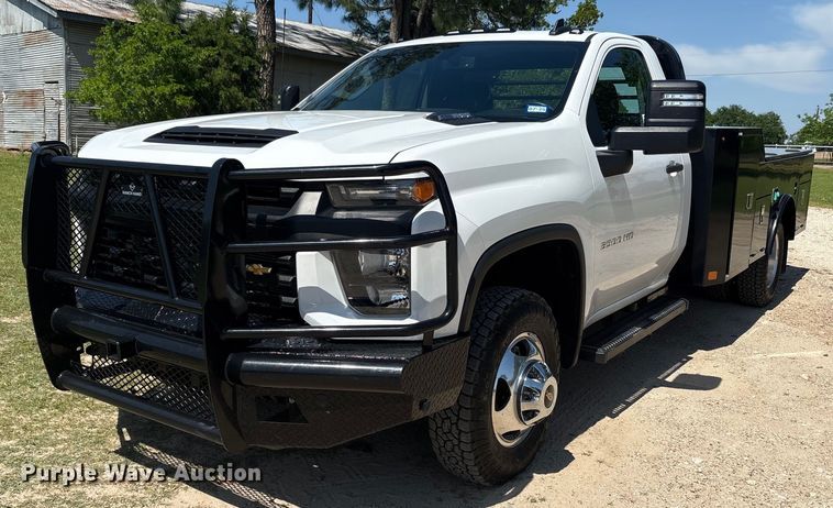 2022 Chevrolet Silverado 3500HD flatbed pickup truck - EF3003