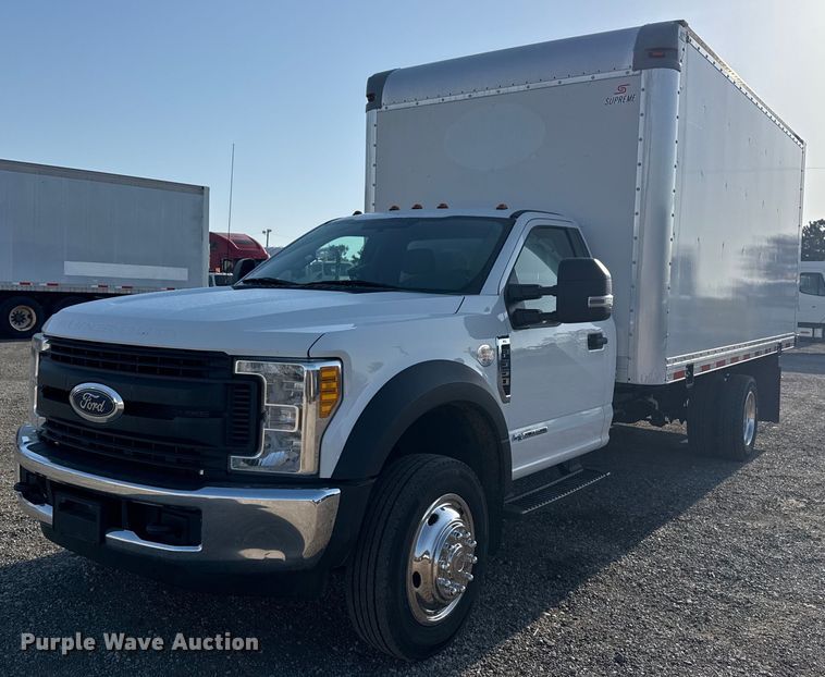 2017 Ford F550 Super Duty box truck - EG5730