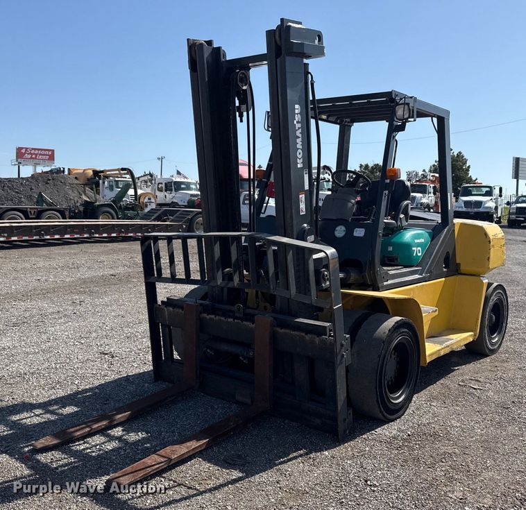 2011 Komatsu 7FD70T-10 forklift - EG5735