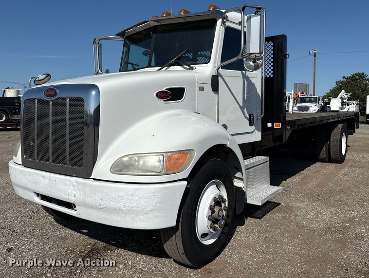 2014 Peterbilt 337 flatbed truck - EG5760