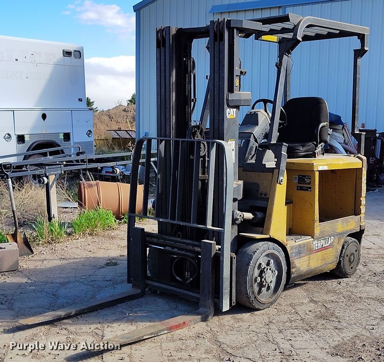 2001 Caterpillar 2EC20 forklift - EH0293