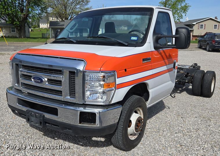 2017 Ford E450 van cab and chassis - EJ7509